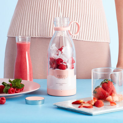 Máy pha trộn nước trái cây USB có thể sạc lại 350ml 4 lưỡi màu hồng Mini Electric cho du lịch
