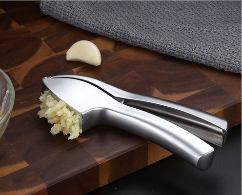 Năng lượng thực phẩm Press tỏi Mincer Ginger Crusher Peeler Squeezer 16 * 3cm Multi Kitchen Grater