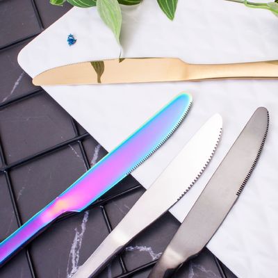 193G dụng cụ bán lẻ vàng bọc thép không gỉ Bộ đồ dùng bếp Chiếc dao muỗng