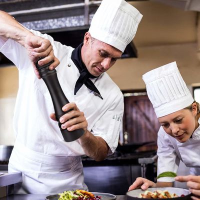 Máy nghiền hạt nhân xi măng hương liệu bằng gốm thủ công Công cụ nhà bếp gỗ Hà Lan trong máy nghiền xi măng đầy