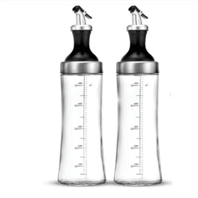 Nhà hàng cao Borosilicate Glass Oil Jar Set với vòi phun cong và kiểm soát dầu đo được cung cấp